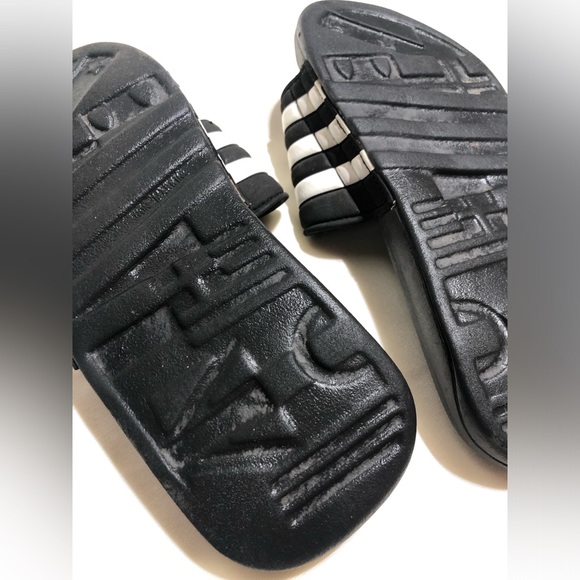 Boys Adidas slides - Picture 5 of 5
